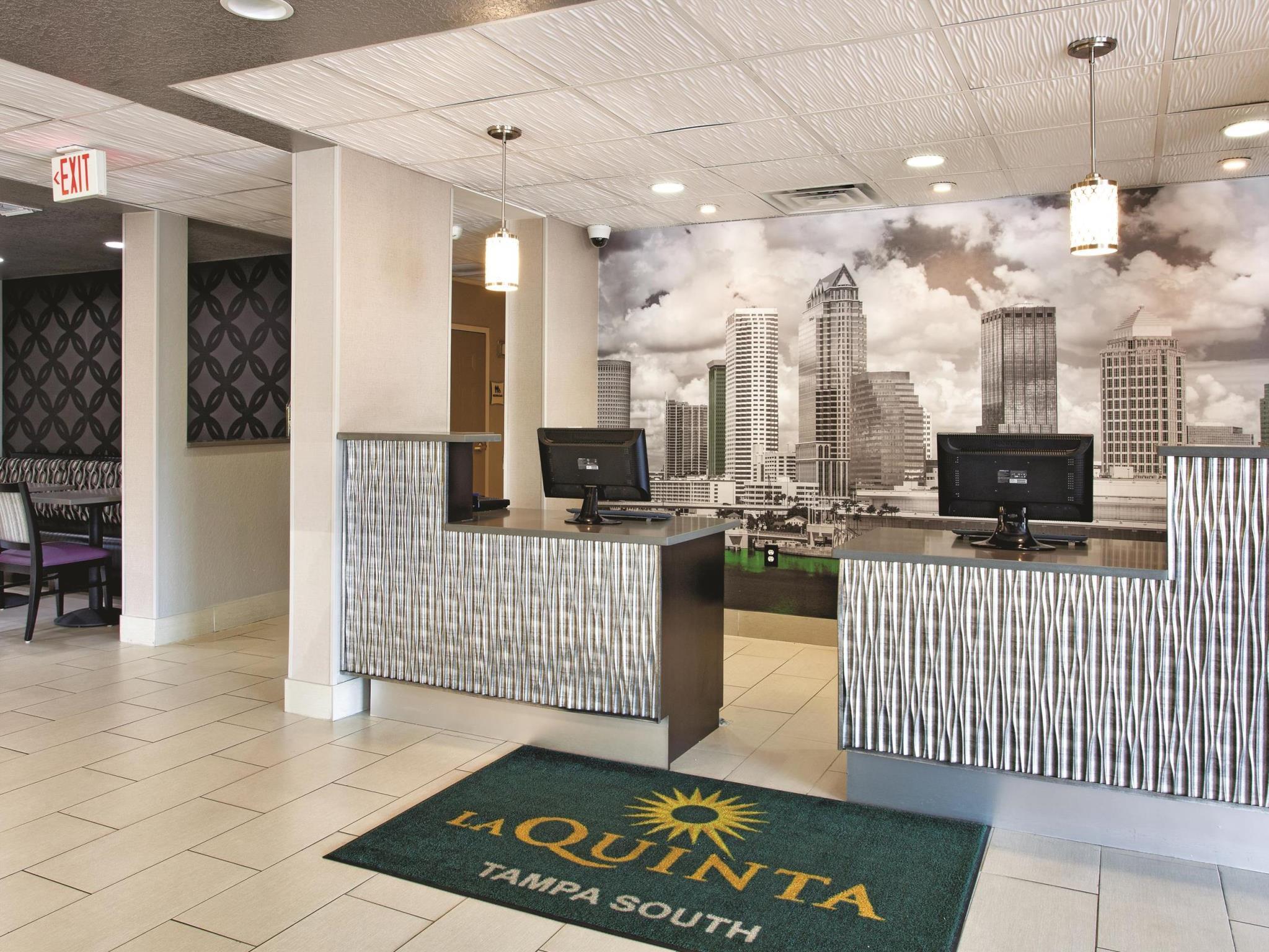 La Quinta By Wyndham Tampa Bay Area-Tampa South Hotel Bagian luar foto