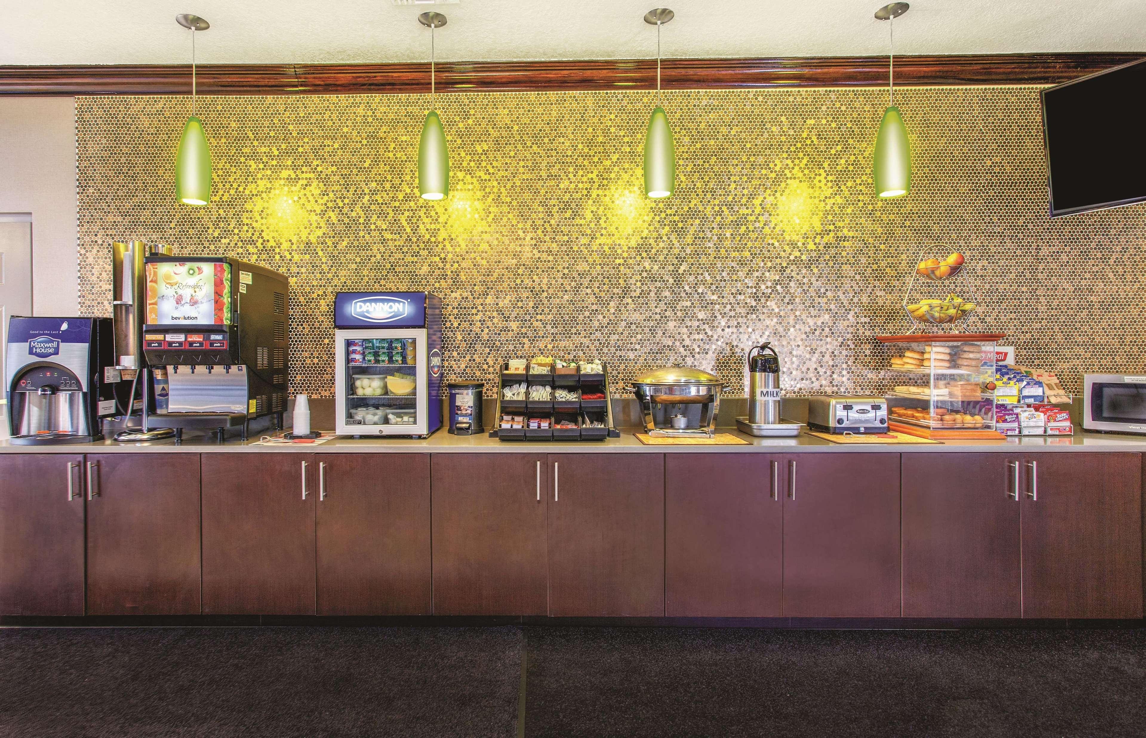 La Quinta By Wyndham Tampa Bay Area-Tampa South Hotel Bagian luar foto