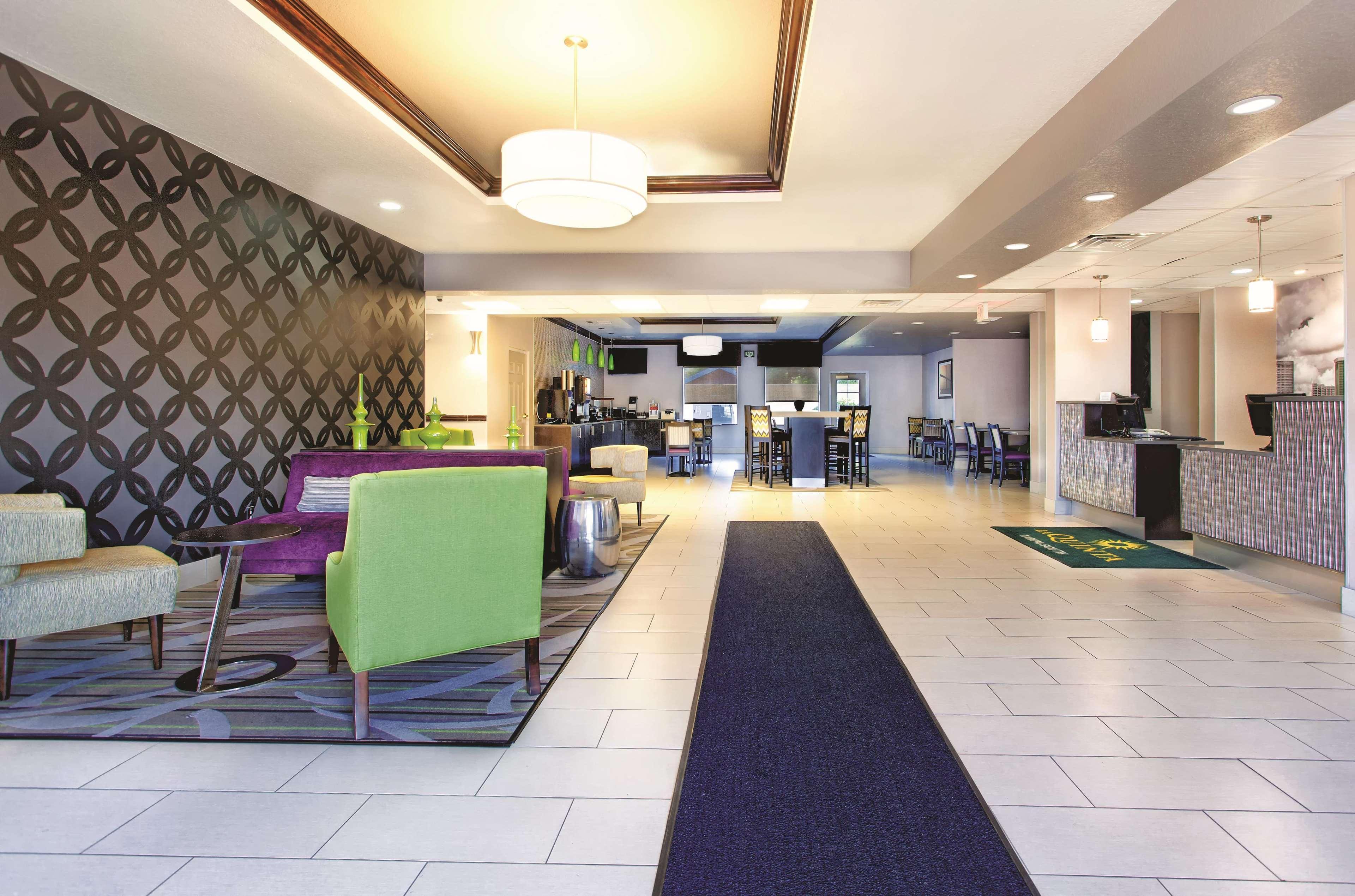 La Quinta By Wyndham Tampa Bay Area-Tampa South Hotel Bagian luar foto