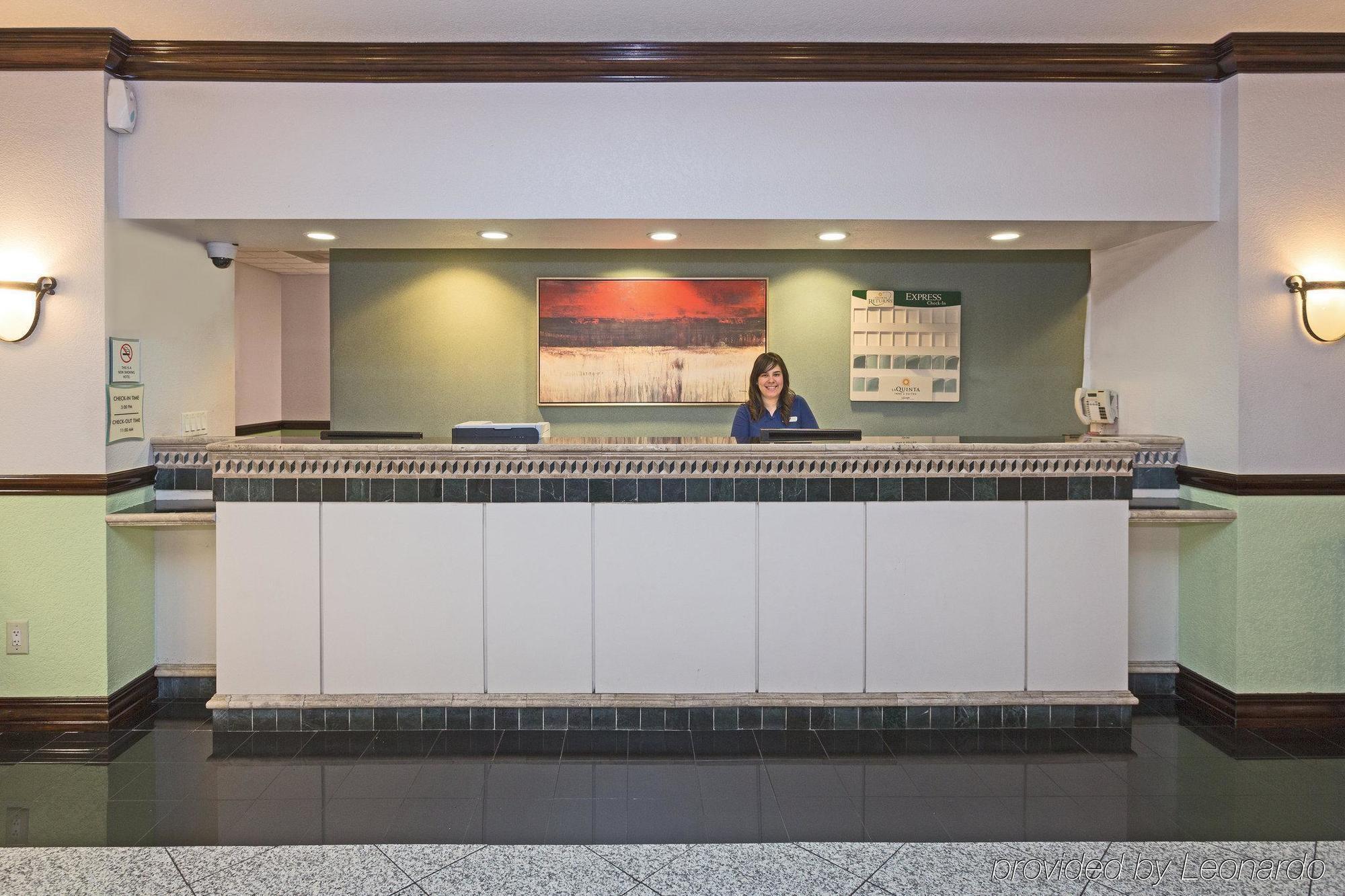 La Quinta By Wyndham Tampa Bay Area-Tampa South Hotel Bagian luar foto