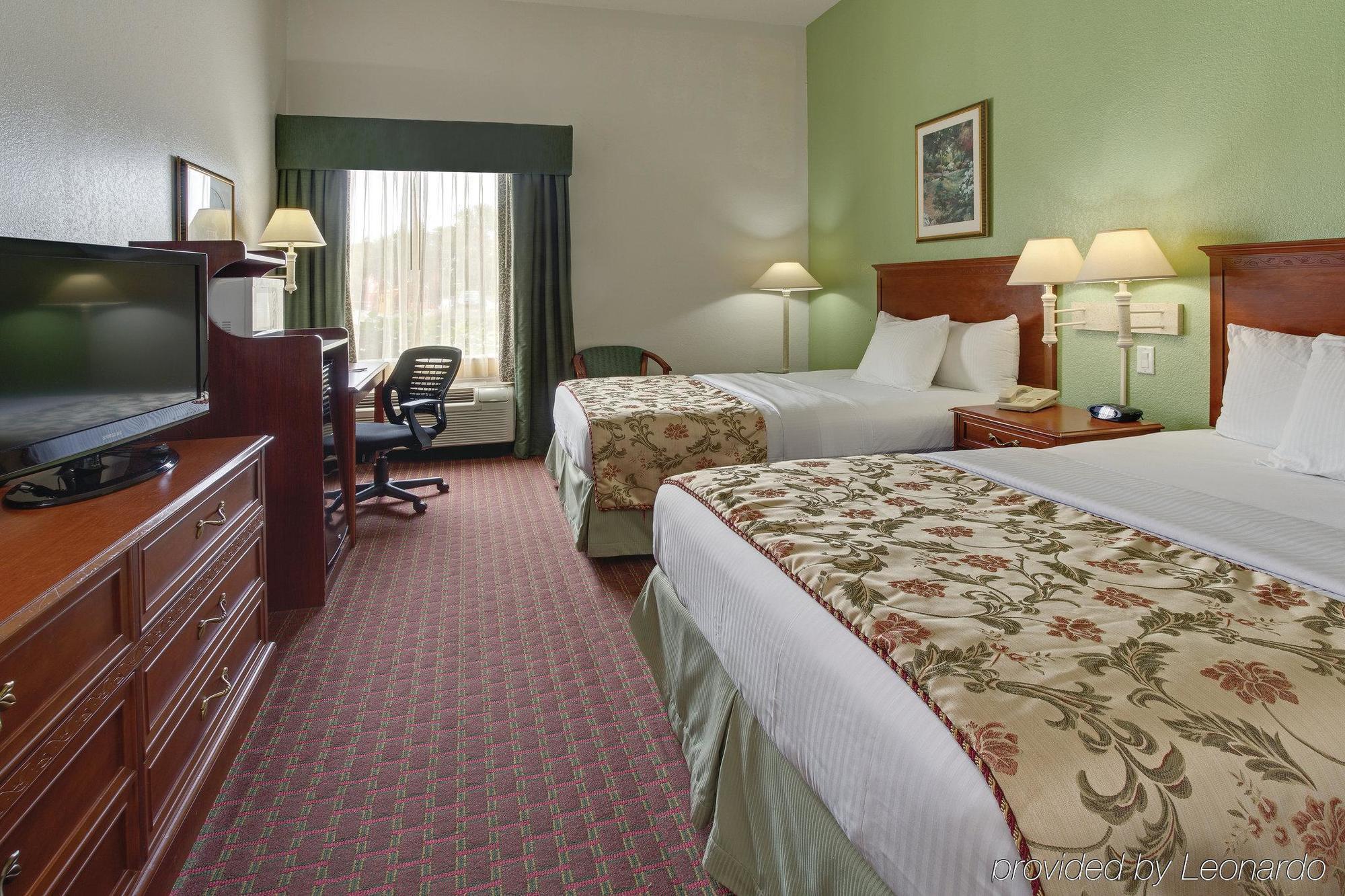 La Quinta By Wyndham Tampa Bay Area-Tampa South Hotel Bagian luar foto